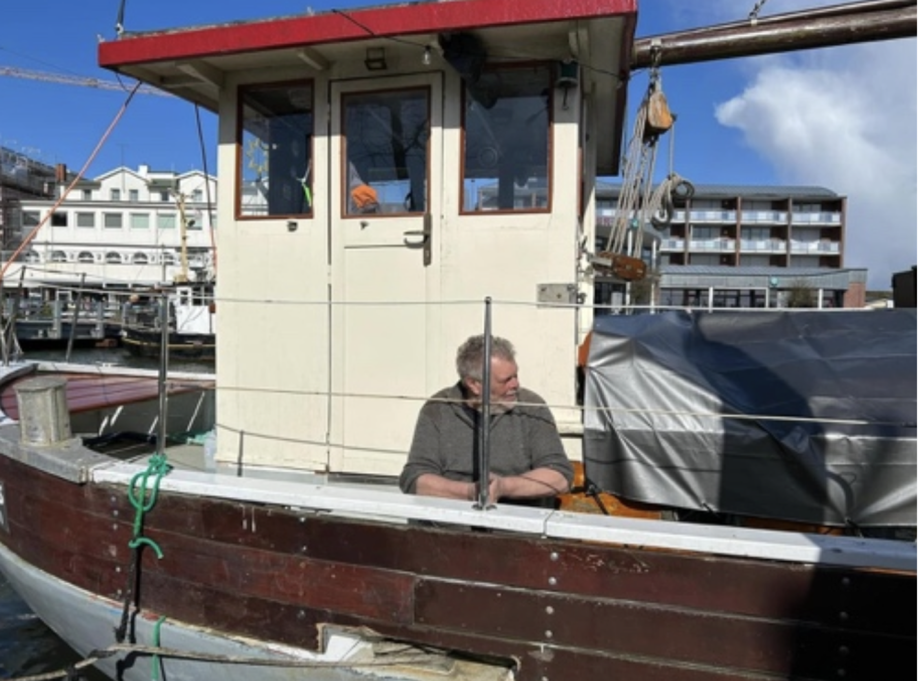 Peter auf seinem Fischkutter
